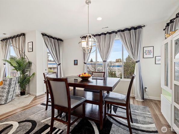 1031 133RD Place SW 8, Everett WA 98204