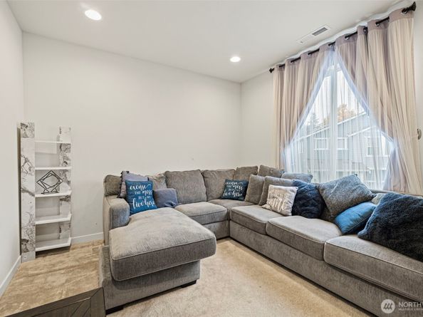 1031 133RD Place SW 8, Everett WA 98204