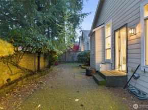 18391 NE 97th Court, Redmond WA 98052