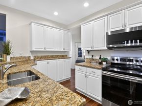 18391 NE 97th Court, Redmond WA 98052