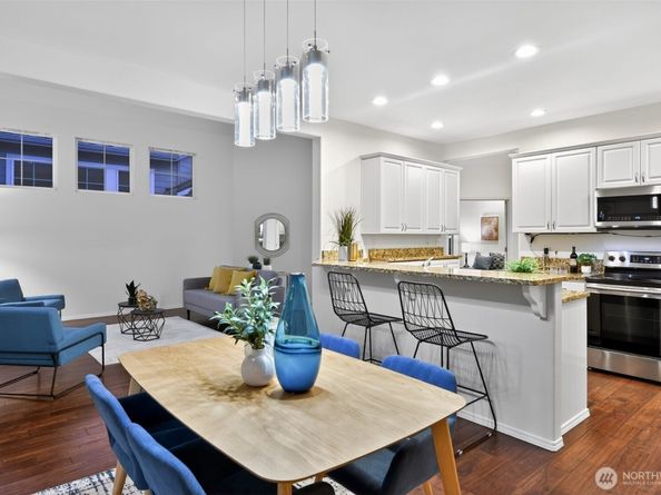 18391 NE 97th Court, Redmond WA 98052