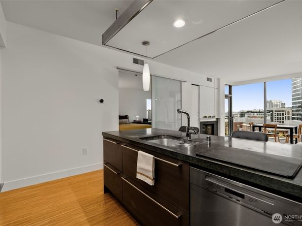 820 Blanchard Street 1301, Seattle WA 98121