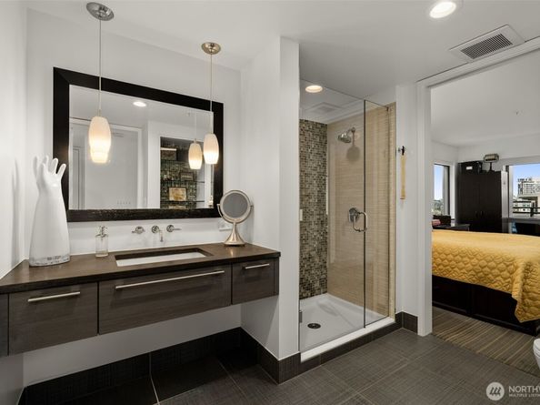 820 Blanchard Street 1301, Seattle WA 98121