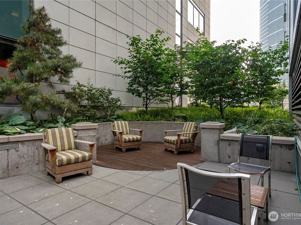 820 Blanchard Street 1301, Seattle WA 98121