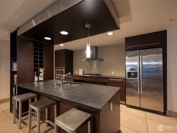 820 Blanchard Street 1301, Seattle WA 98121