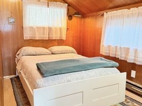 27728 Manzanita Beach Rd SW, Vashon WA 98070