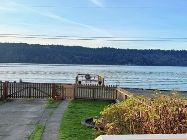 27728 Manzanita Beach Rd SW, Vashon WA 98070
