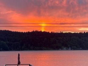 27728 Manzanita Beach Rd SW, Vashon WA 98070