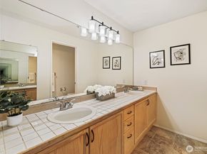 1692 118th Avenue SE A203, Bellevue WA 98005