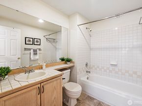 1692 118th Avenue SE A203, Bellevue WA 98005