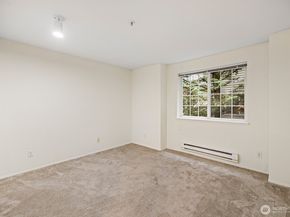 1692 118th Avenue SE A203, Bellevue WA 98005