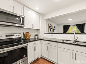 1692 118th Avenue SE A203, Bellevue WA 98005