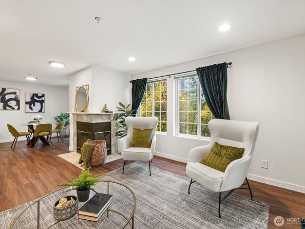 1692 118th Avenue SE A203, Bellevue WA 98005