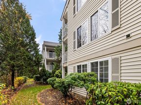 1692 118th Avenue SE A203, Bellevue WA 98005