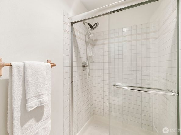 1692 118th Avenue SE A203, Bellevue WA 98005