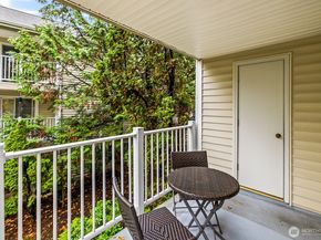 1692 118th Avenue SE A203, Bellevue WA 98005