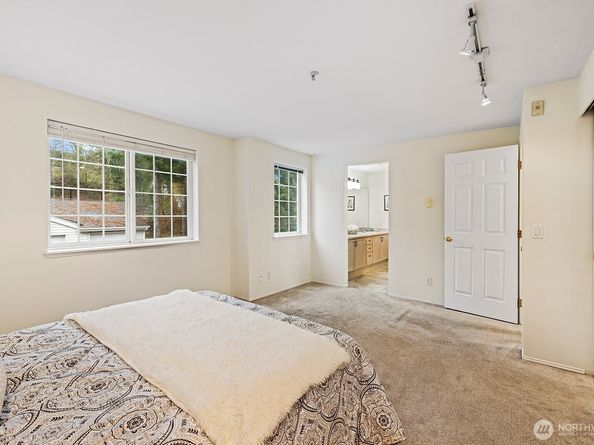 1692 118th Avenue SE A203, Bellevue WA 98005