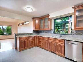 4322 29th Avenue W, Seattle WA 98199