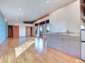4322 29th Avenue W, Seattle WA 98199