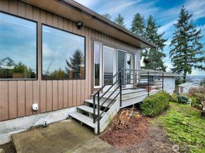 4322 29th Avenue W, Seattle WA 98199