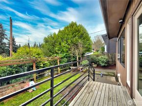 4322 29th Avenue W, Seattle WA 98199