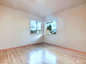 4322 29th Avenue W, Seattle WA 98199