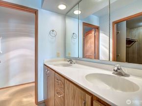 4322 29th Avenue W, Seattle WA 98199