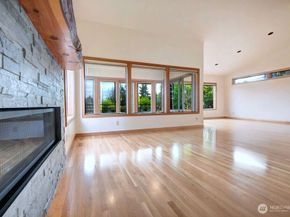 4322 29th Avenue W, Seattle WA 98199