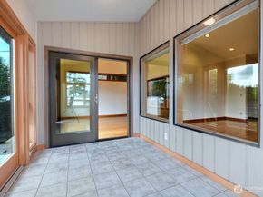 4322 29th Avenue W, Seattle WA 98199