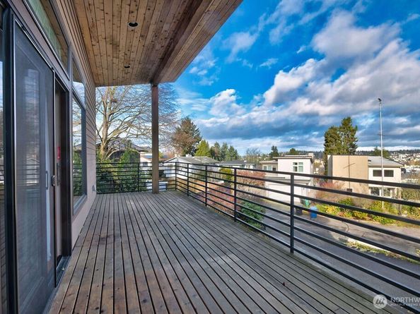 4322 29th Avenue W, Seattle WA 98199