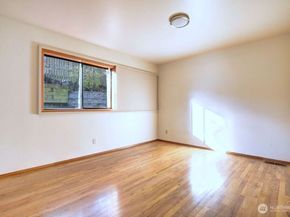 4322 29th Avenue W, Seattle WA 98199