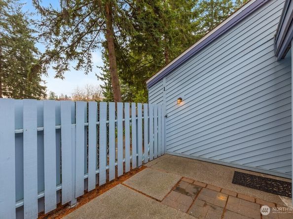 4300 NE Sunset Blvd D1, Renton WA 98059