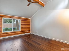 4300 NE Sunset Blvd D1, Renton WA 98059