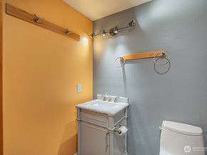 4300 NE Sunset Blvd D1, Renton WA 98059