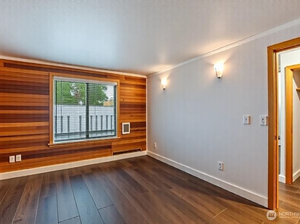 4300 NE Sunset Blvd D1, Renton WA 98059