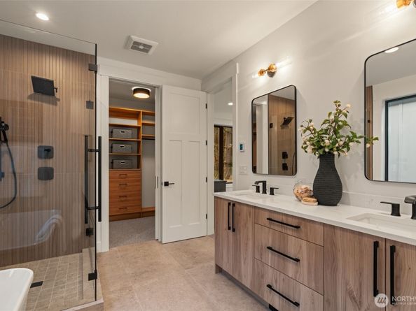 8007 131st Place NE, Kirkland WA 98033