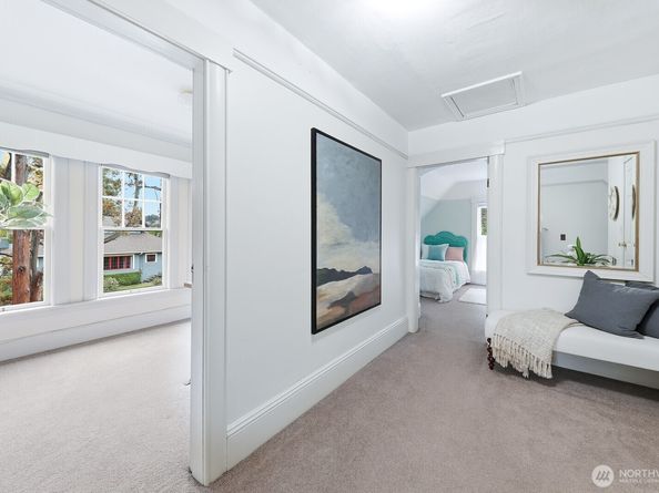 932 N 70th Street, Seattle WA 98103