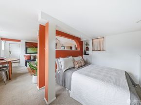 932 N 70th Street, Seattle WA 98103