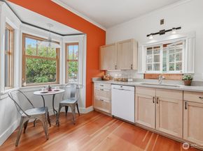 932 N 70th Street, Seattle WA 98103