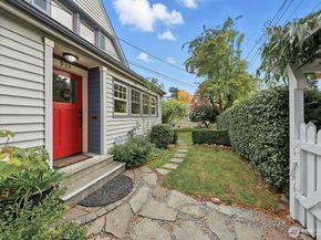 932 N 70th Street, Seattle WA 98103