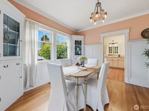 932 N 70th Street, Seattle WA 98103