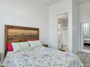 9327 Satterlee Avenue SE, Snoqualmie WA 98065
