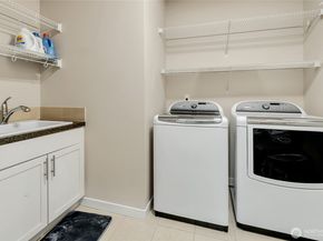 9327 Satterlee Avenue SE, Snoqualmie WA 98065