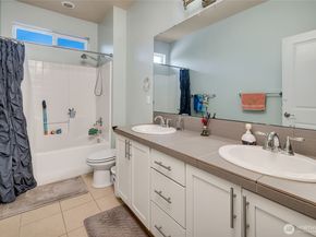 9327 Satterlee Avenue SE, Snoqualmie WA 98065