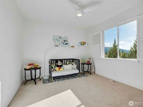 9327 Satterlee Avenue SE, Snoqualmie WA 98065