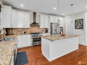 9327 Satterlee Avenue SE, Snoqualmie WA 98065