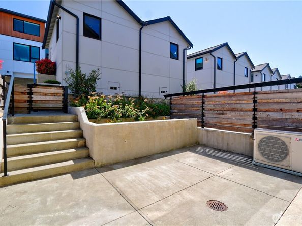 3815 S Cloverdale Street, Seattle WA 98118