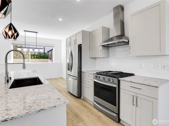 3815 S Cloverdale Street, Seattle WA 98118