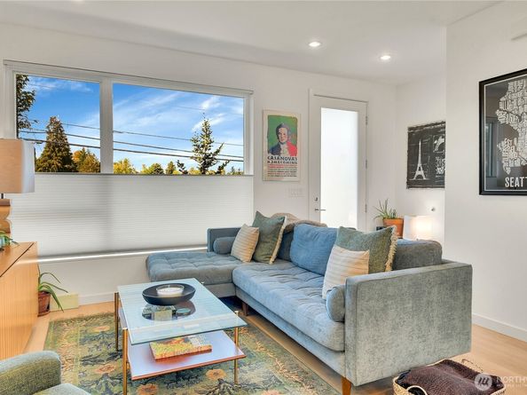 3815 S Cloverdale Street, Seattle WA 98118