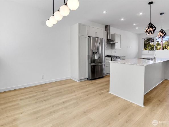 3815 S Cloverdale Street, Seattle WA 98118